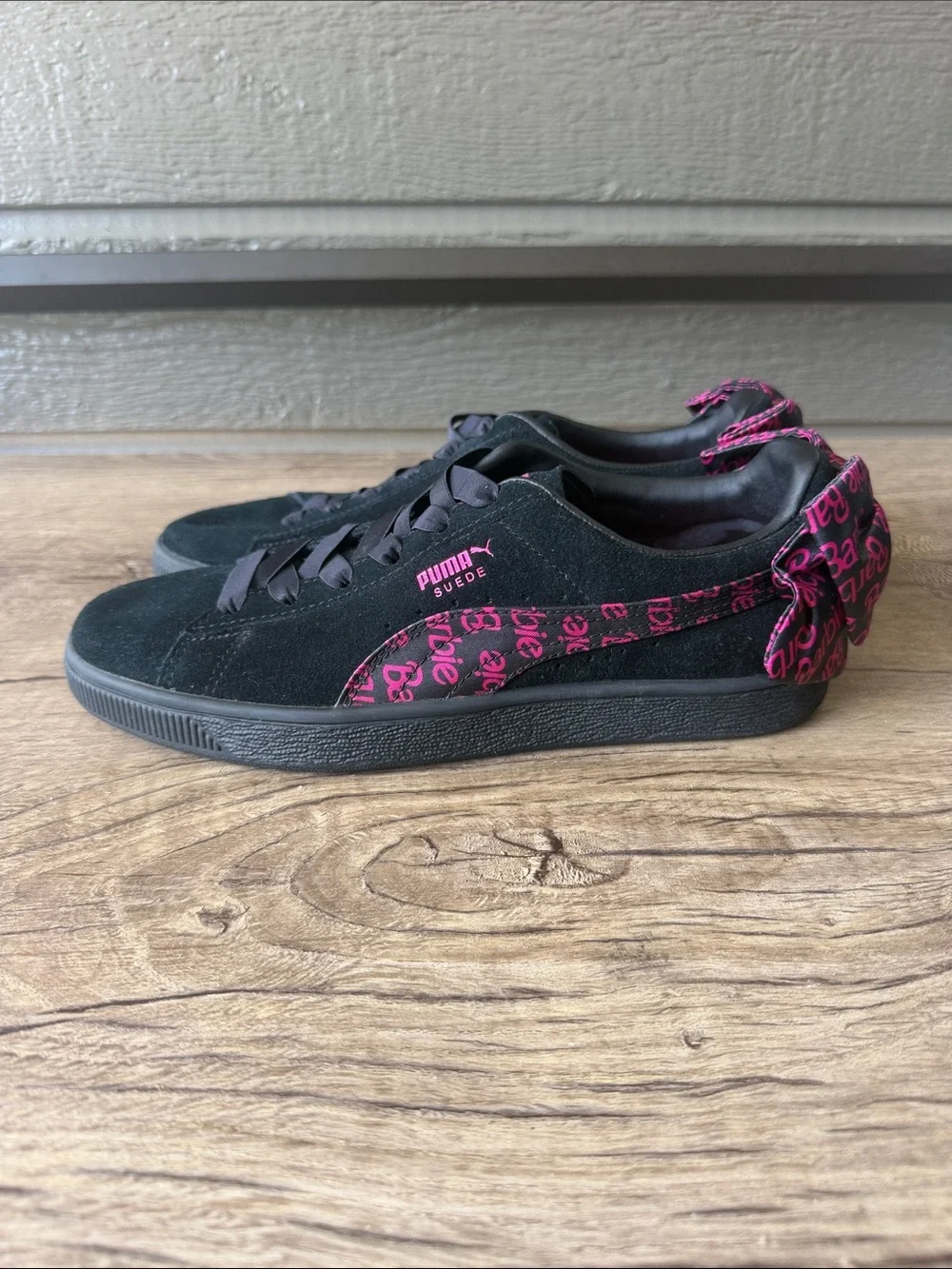 Puma Women’s Black Suede Platform Sneaker with Pink Patterned size 6